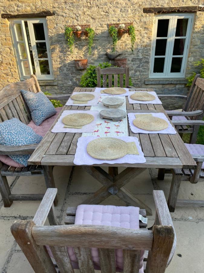 Newmans Cottage Burford Bagian luar foto